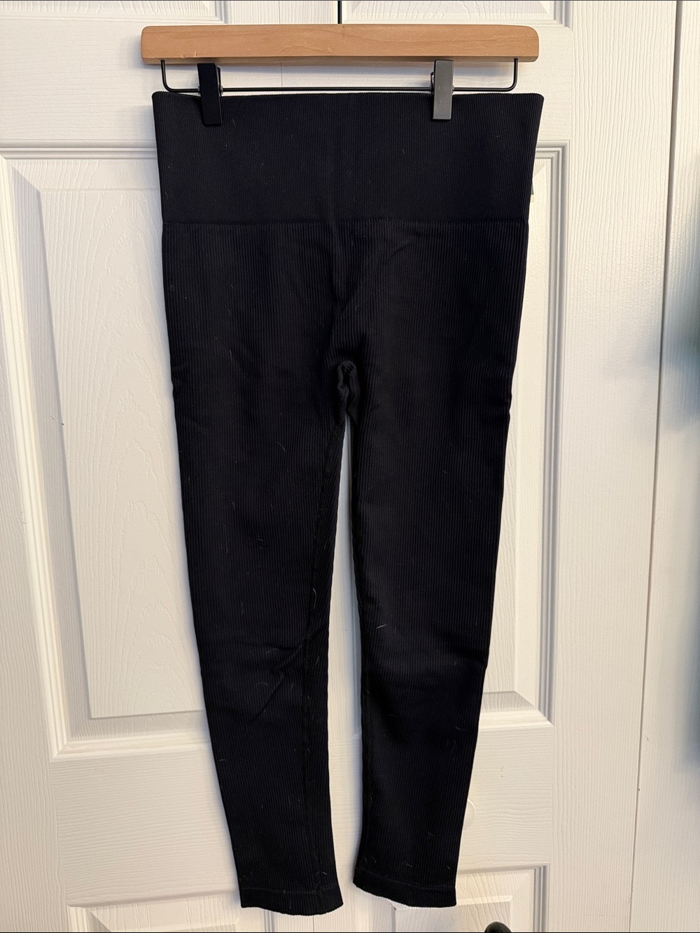 Halara Women’s Black Ribbed High-Waist Leggings — Classic Everyday